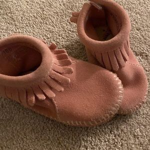 Minnitonka pink mocs